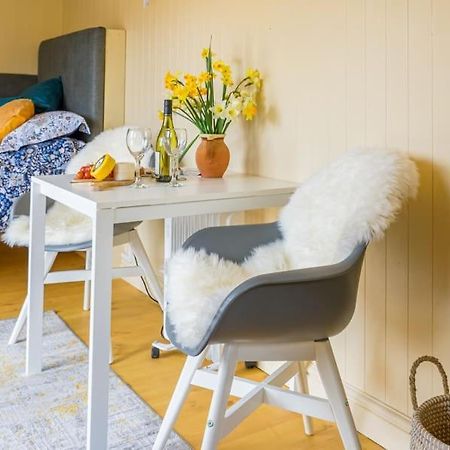 The Baytree Shepherds Hut Villa Stonehouse  Buitenkant foto